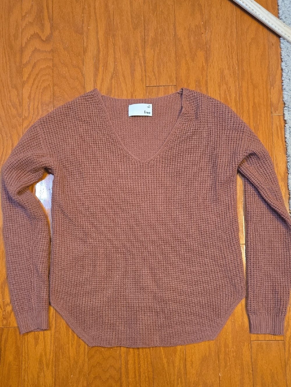 Wilfred Free Aritzia Mauve Waffle-Knit V-Neck Sweater XS NWOT 100% Merino Wool